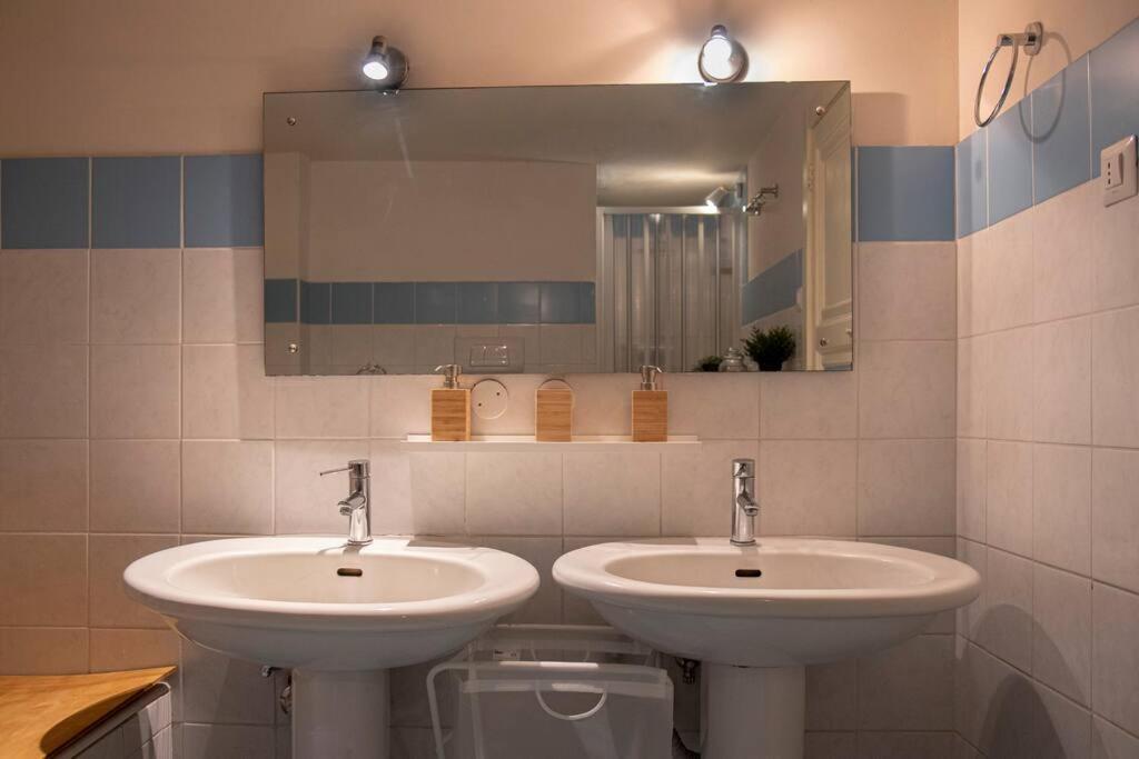 Mitha'S Rooms Catania Bagian luar foto